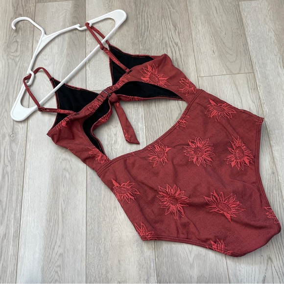 Urban Outfitters Swimsuit floral textured cut out one piece womens Red (large) - Picture 4 of 7
